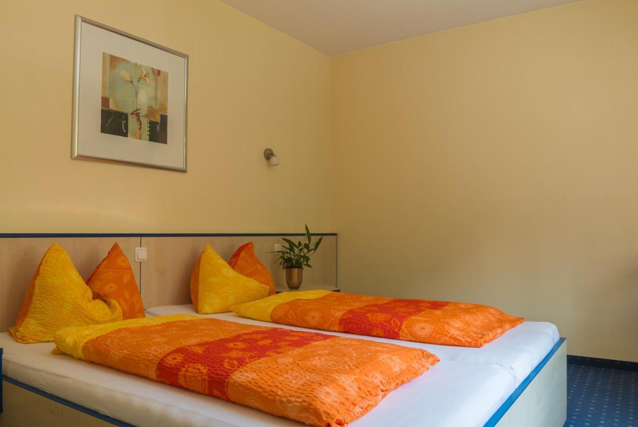 Hotel Papillon Lappersdorf  Bagian luar foto